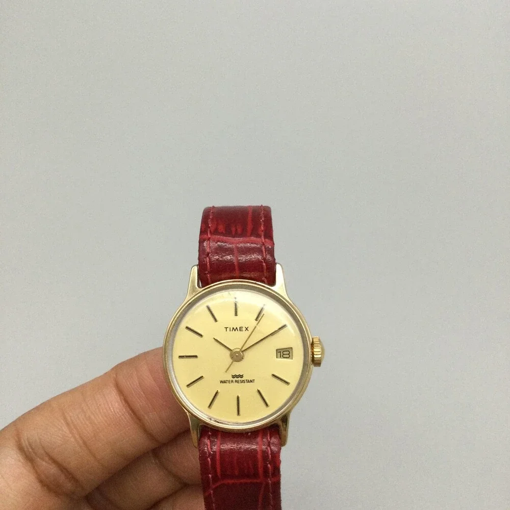 Vintage Timex Womens Watch 25mm Champagne Dial Date Red Leather Manual Wind